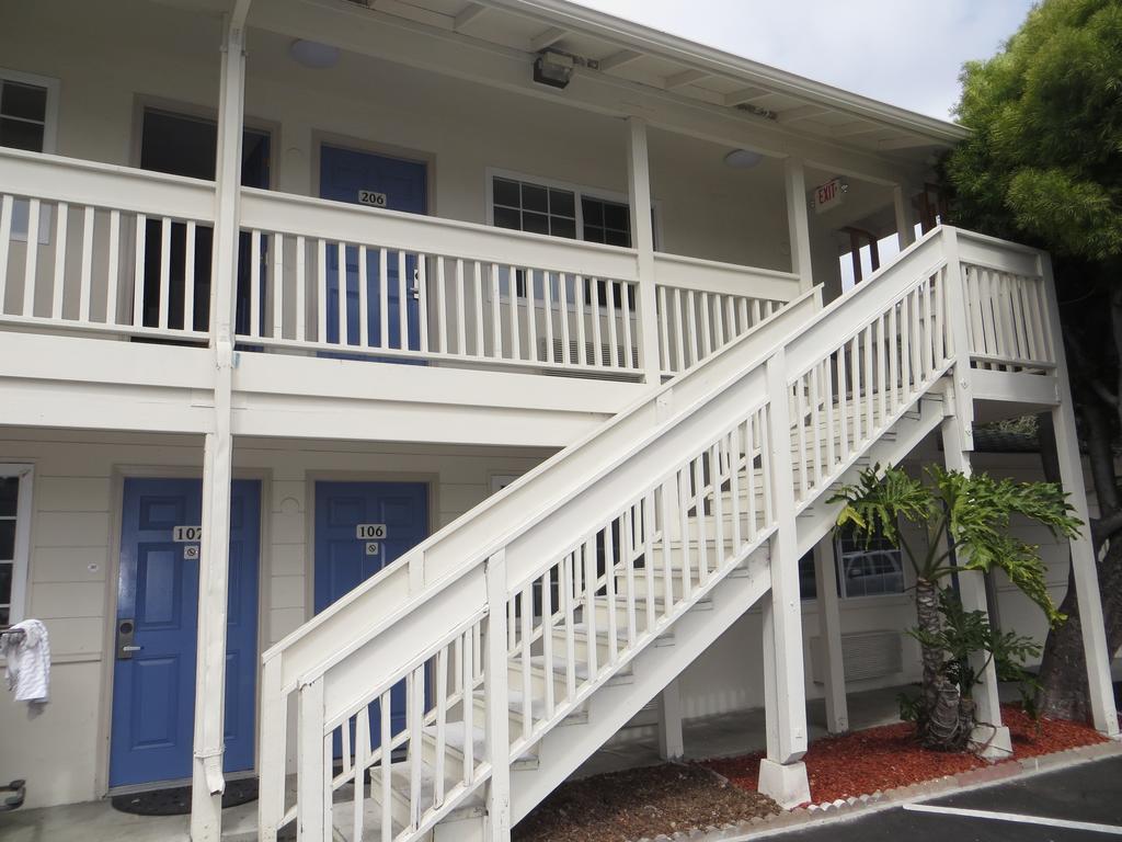 Fisherman'S Cove Inn Monterey Exterior photo